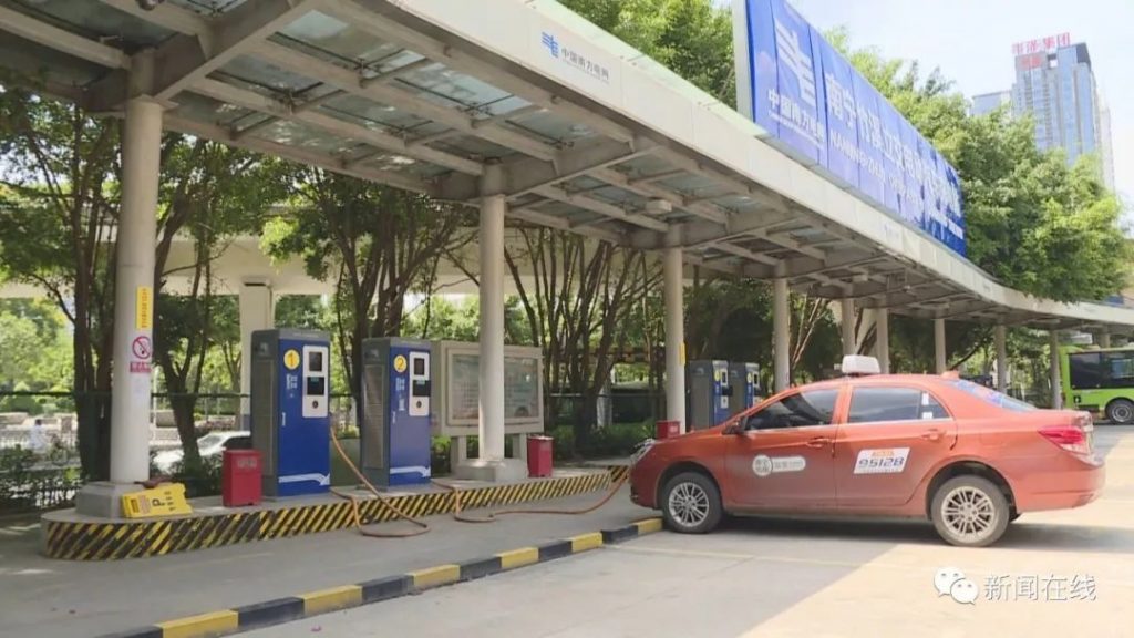 海口多個社區(qū)安裝智能充電樁深受居民歡迎
