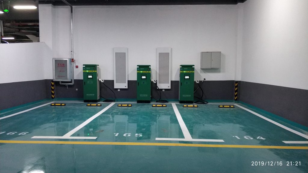 新能源車充電樁進小區難 物業回復:電力負荷不足